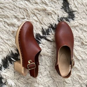 Bryr Studio Suzie mid-heel clog in Sienna. Size 36